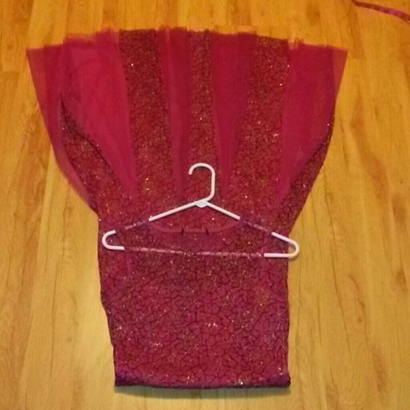 Dress - Picture 8 of 8